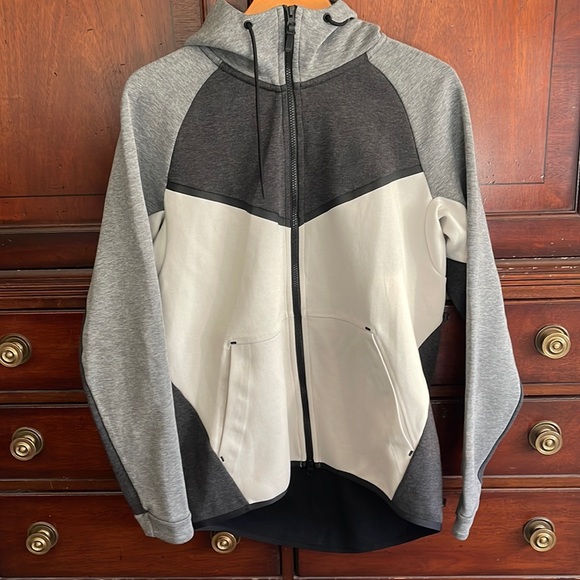 Nike Men’s Large Zip Hoodie - Picture 1 of 3